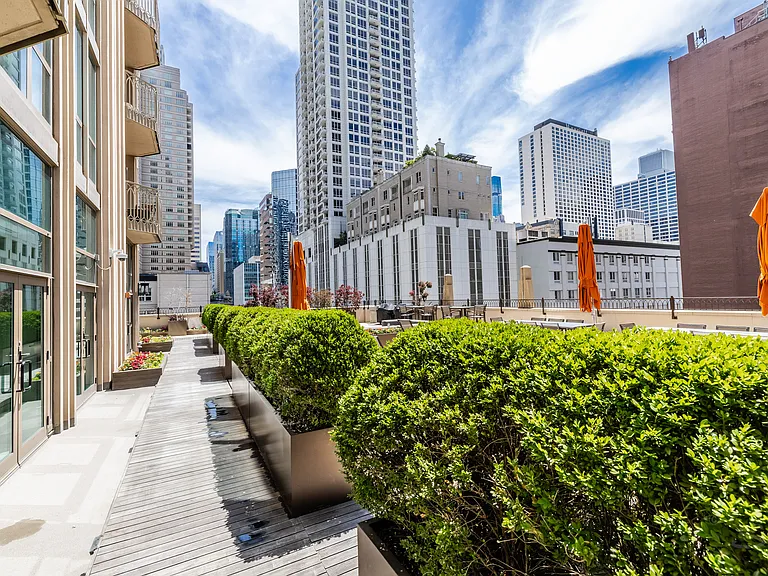 21 E Huron St #1207 — Photo 91