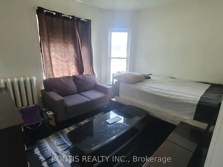 452 Confederation St #1 — Photo 3
