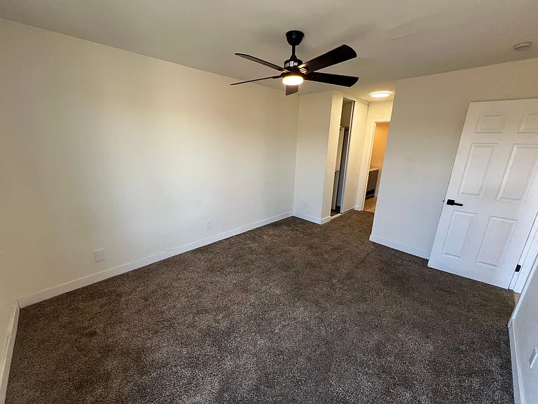 1534 Hialeah Dr #D — Photo 18
