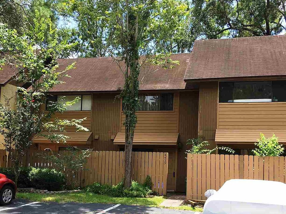 1st image of 4439 NW 41st Pl