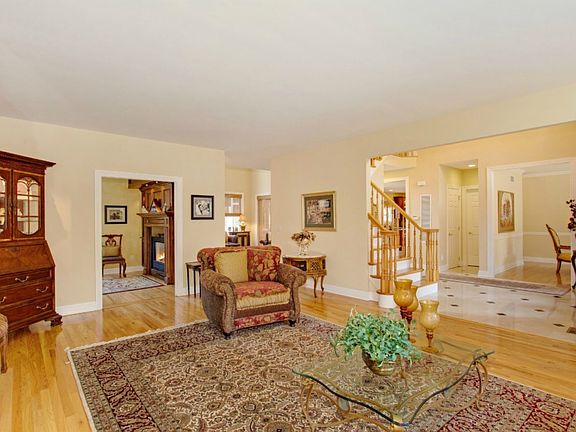 4th image of 8 Acres Way