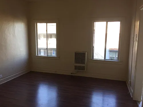 1407 W 3rd St #304 Photo 1