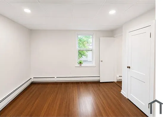 185 Cowles St #2 — Photo 6