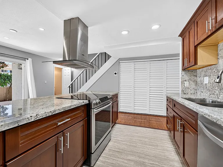 1935 Olmo Way — Photo 11