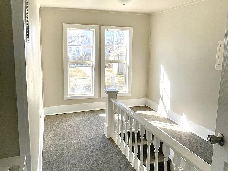 208 N Division St #C — Photo 2