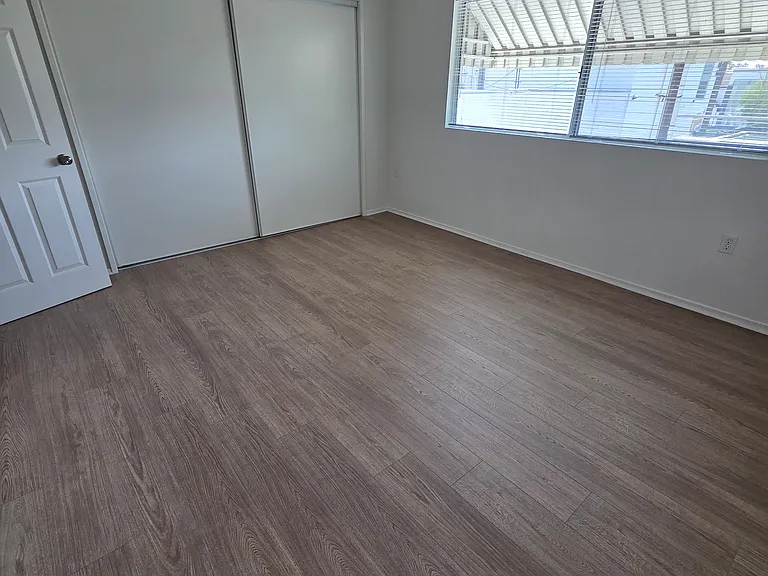 529 N Alfred St #6 — Photo 10