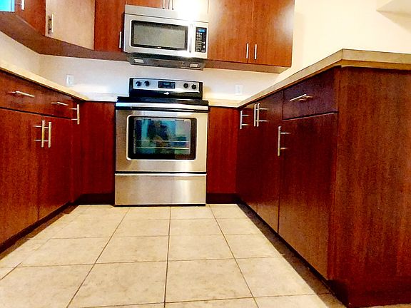 big size full kitchen a lot of storage space