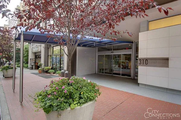 Rented by City Connections Realty | media 26