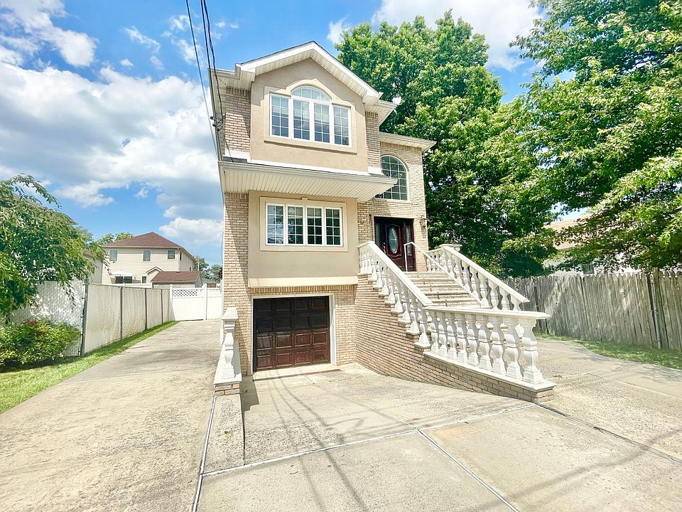 1st image of 32 Belfield Ave #2