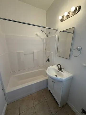 839 N Alexandria Ave — Photo 33
