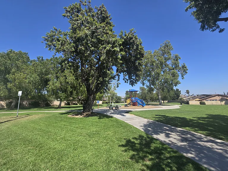 4205 Noyer Ln — Photo 17