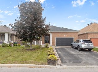 731 Rolling River Cres #1, Ottawa, ON K1V1M2