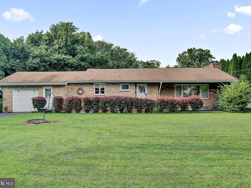 1st image of 18 Diane Dr