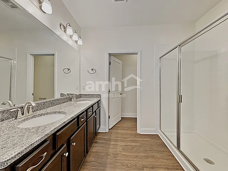 154 Lindridge Dr — Photo 12