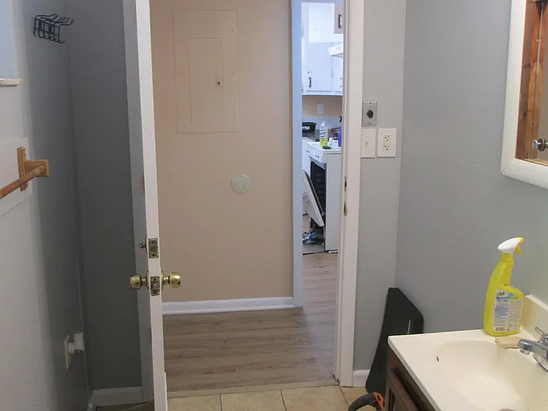 702 Hughlett Ave #2 — Photo 11