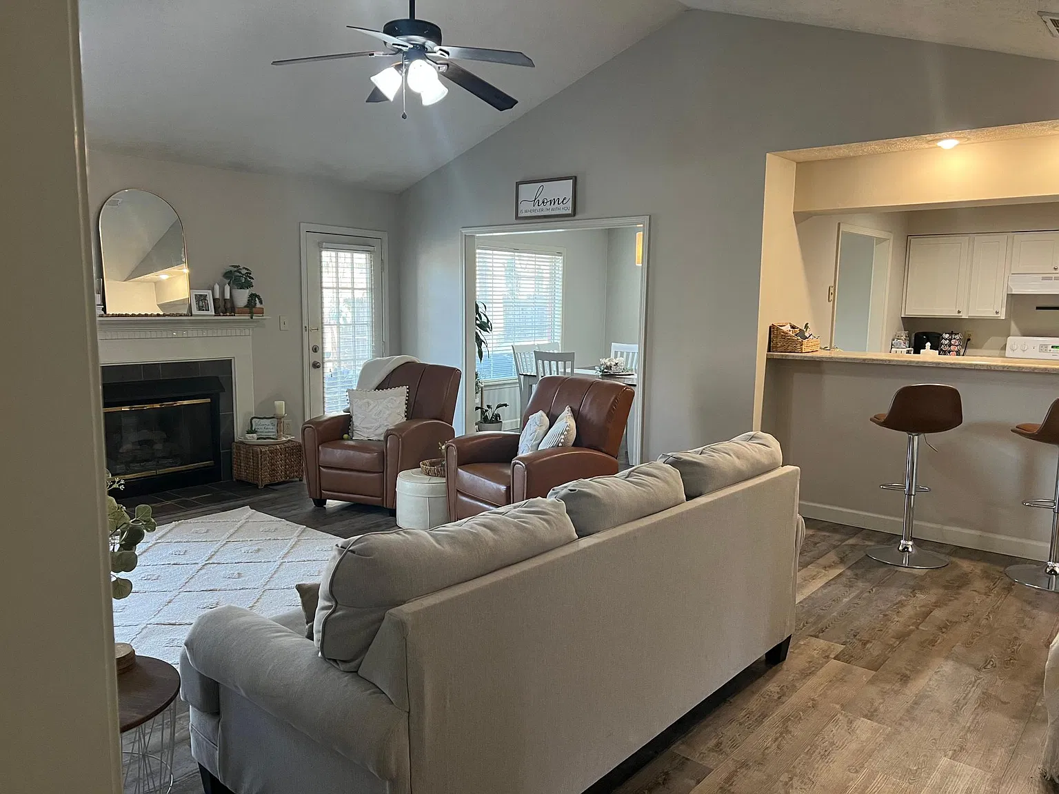 3 bed, 1443 sqft, $1,950 — Photo 3