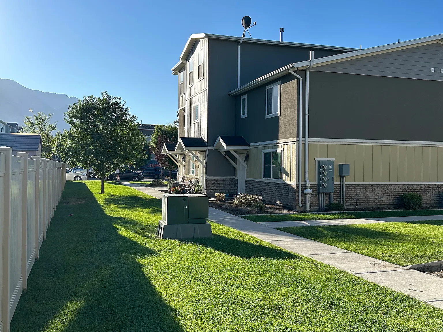 3 bed, 1700 sqft, $1,700 — Photo 3