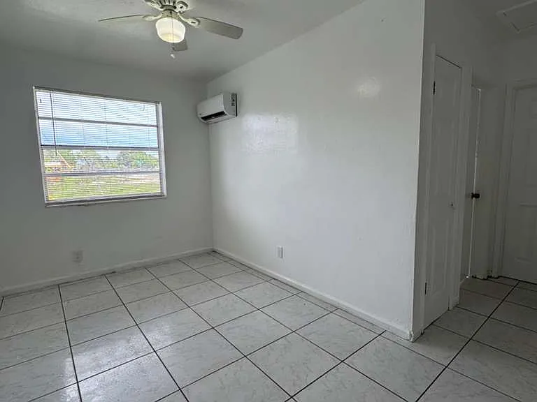 2451 NW 13th Ct #5 — Photo 2