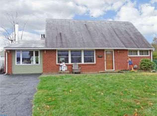 91 Cobalt Ridge Dr E, Levittown, PA 19057