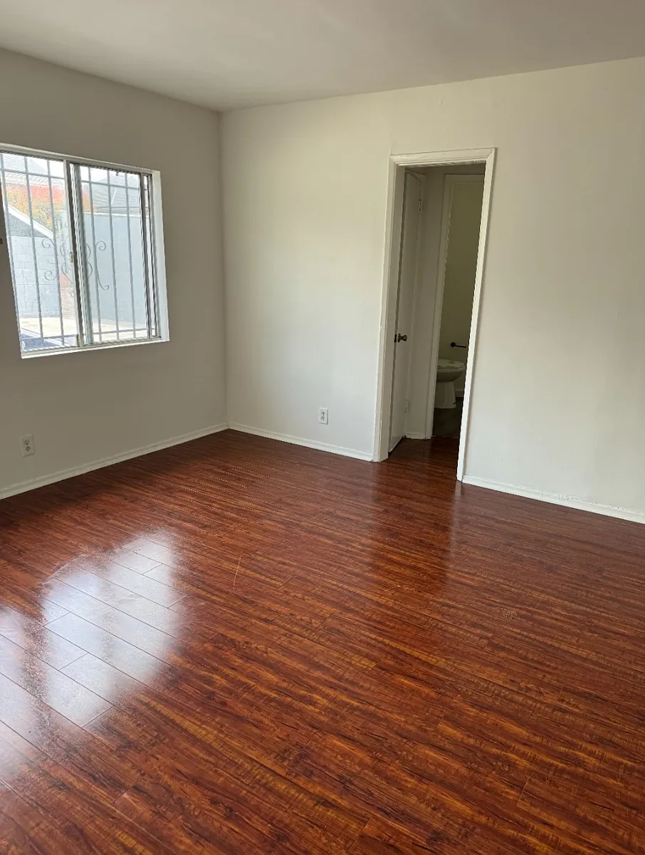 Building Photo - 720 Crenshaw Blvd #6