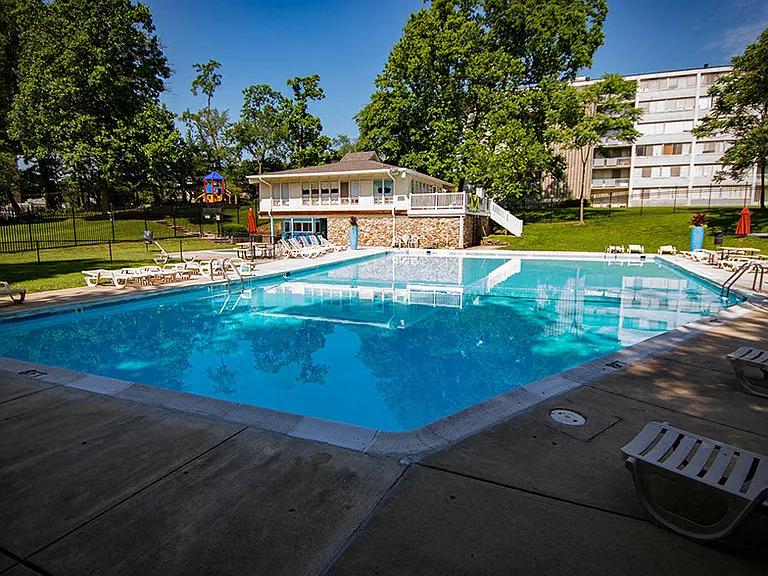 Heritage Park Apartments Pool 7