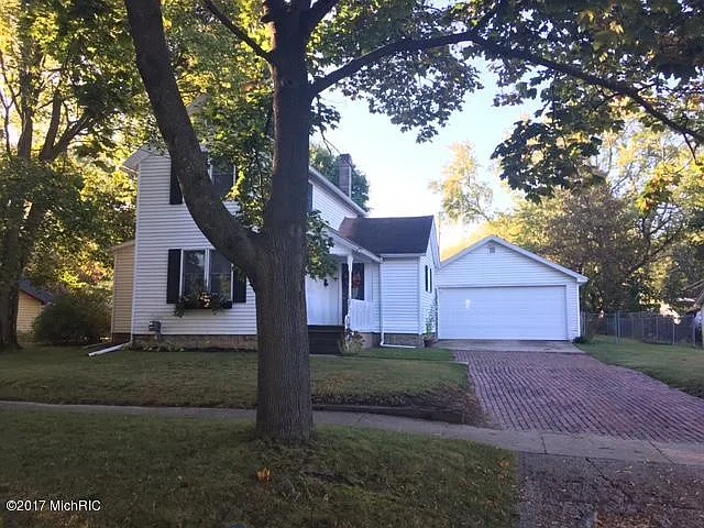 810 E Marshall St photo 1