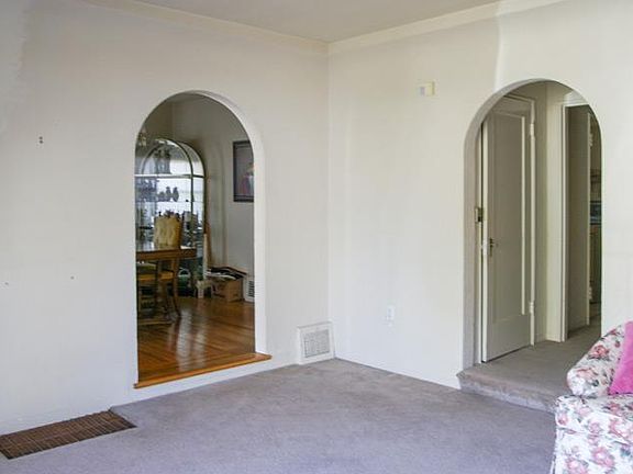 5th image of 39 Barneson Ave