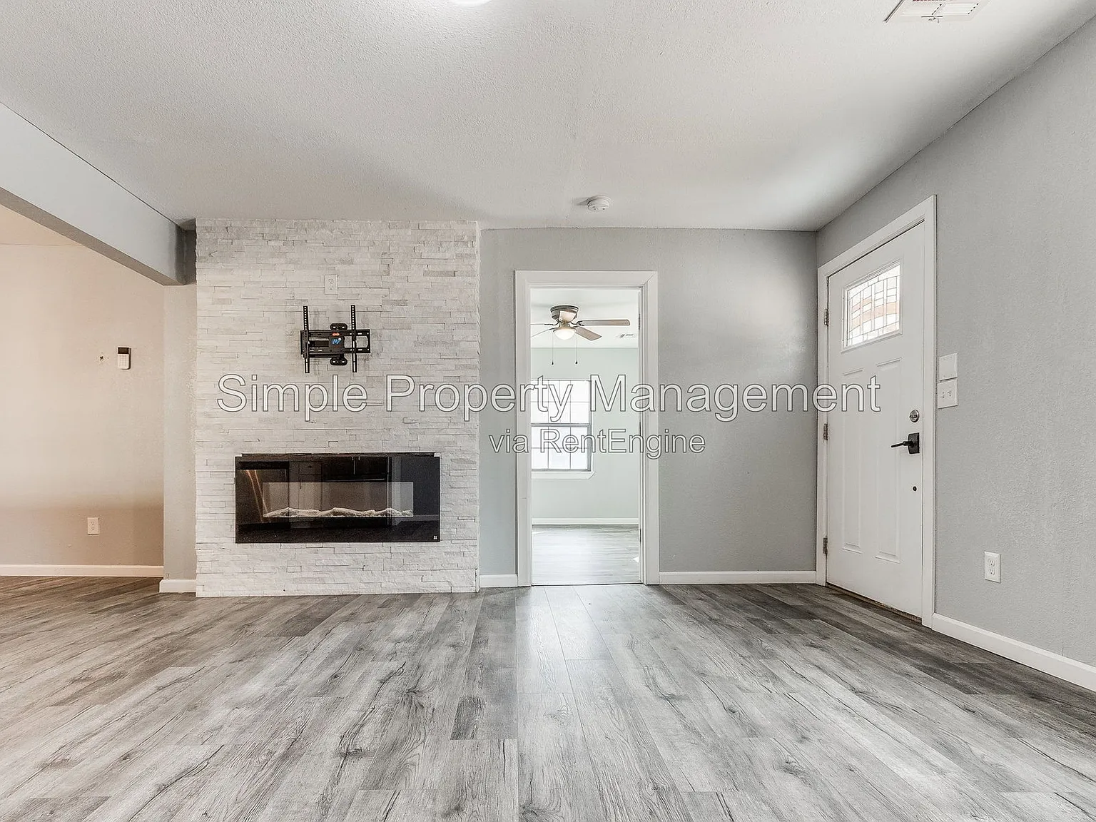 3 bed, 2.0 bath, 1108 sqft, $1,700 — Photo 3