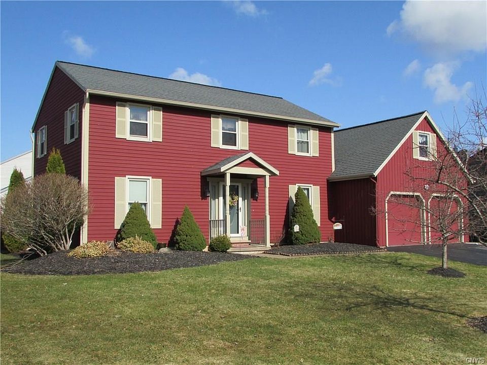 WONDERFUL CURB APPEAL, UPDATED LANDSCAPING, HUGE FRONT YARD!!