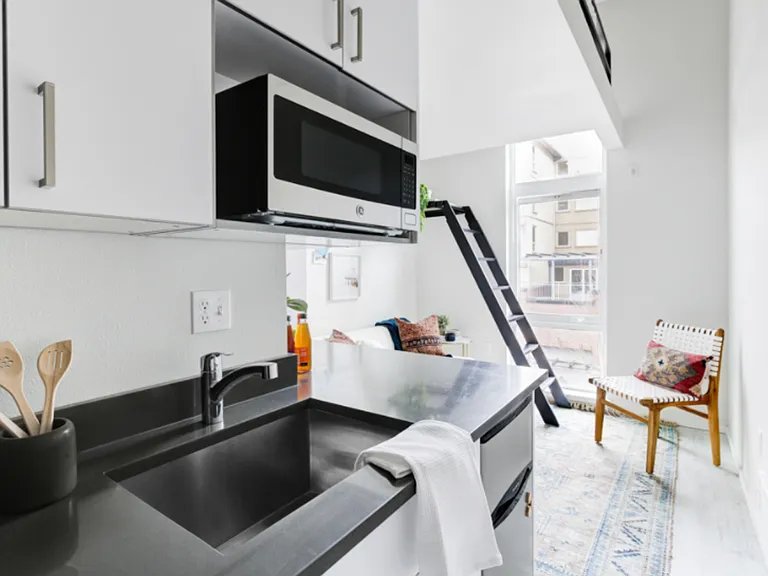 Welcome to 1806 23rd Ave Contemporary building — Photo 13