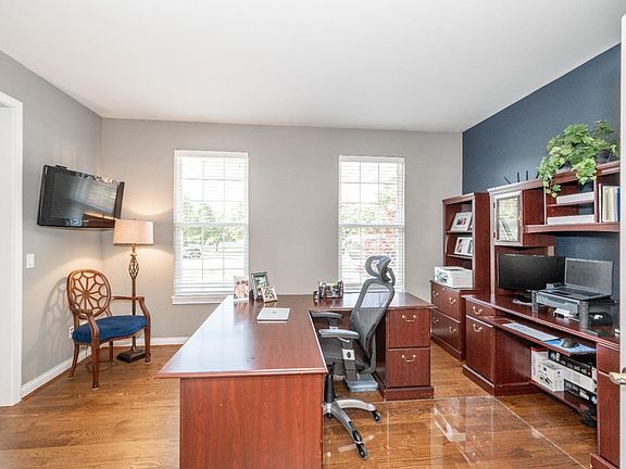5th image of 2468 Henesy Ln