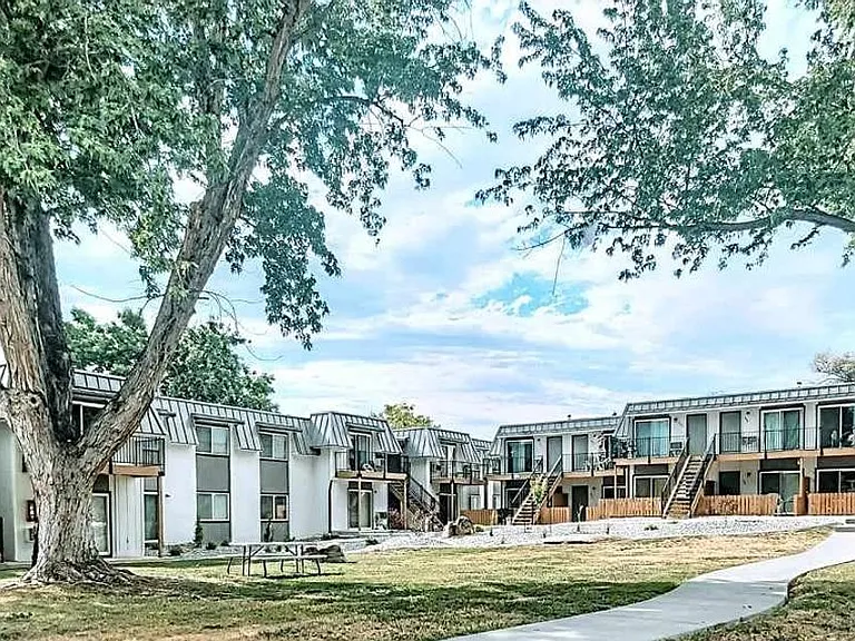 Stone Gate Apartments — Photo 41