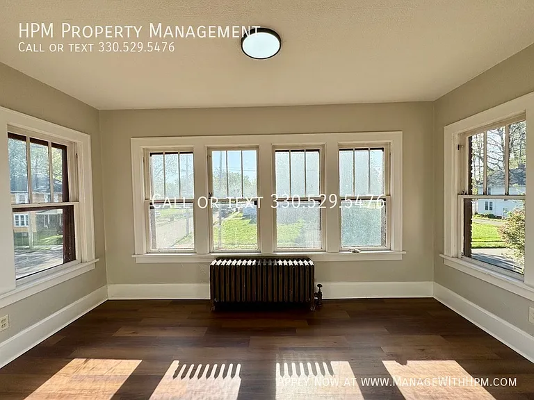 1259 Oxford Ave NW — Photo 6