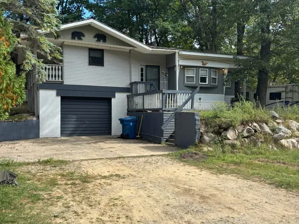 323 Champlain Ave, Houghton Lake, MI 48629