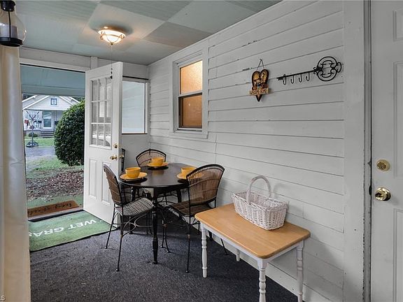 29th image of 2103 N Thomas Ave