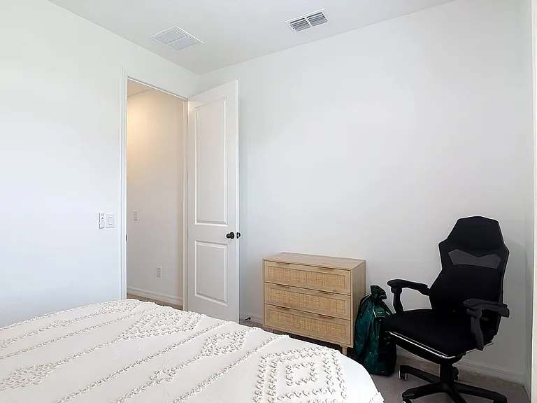 1348 Sterling Pointe Dr — Photo 14
