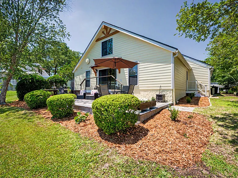 4487 Carolyn Cove Ln S — Photo 4