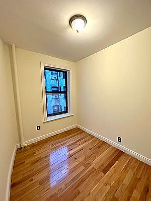 5th image of 1158 49th Ave #4A