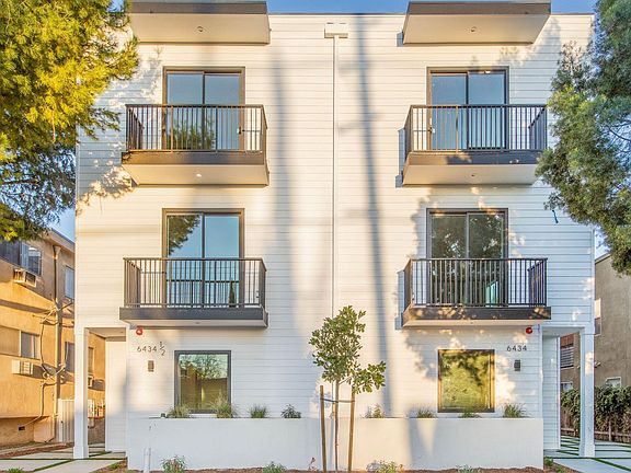3rd image of 6432 Woodley Ave