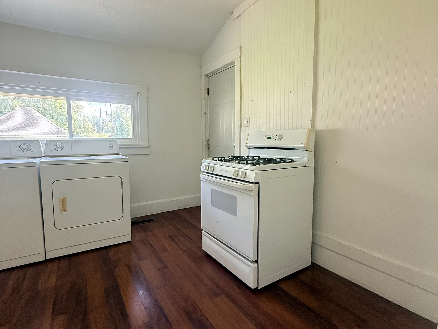3 bed, 1.5 bath, 1200 sqft, $800 — Photo 4