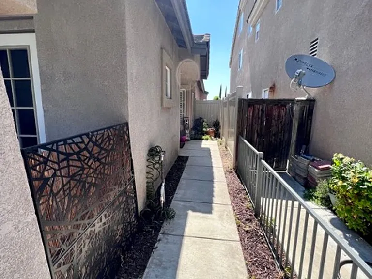 37961 Veranda Way — Photo 4