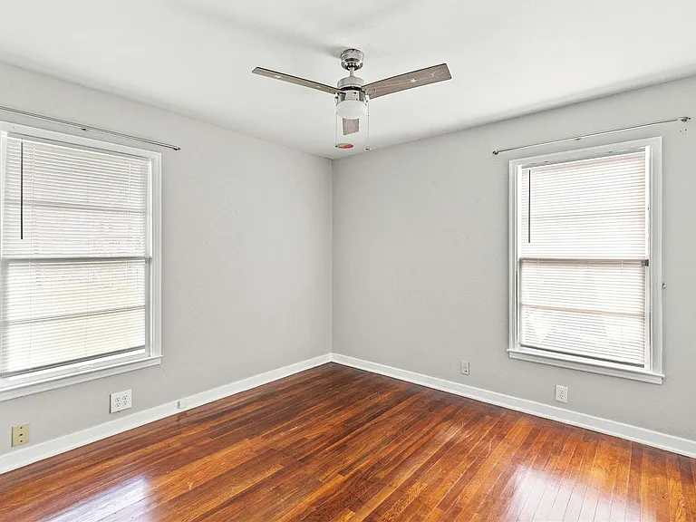 223 Jasmine St — Photo 14