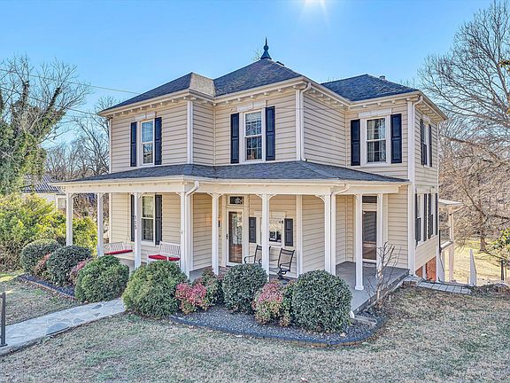 2nd image of 115 Spring St