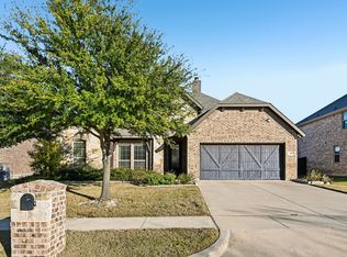 418 Whispering Willow Dr, Midlothian, TX 76065