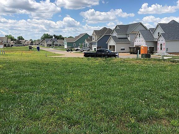 3rd image of Lake Life Ct #292