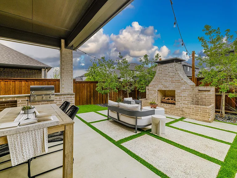 2262 Poppyvine Rd — Photo 32