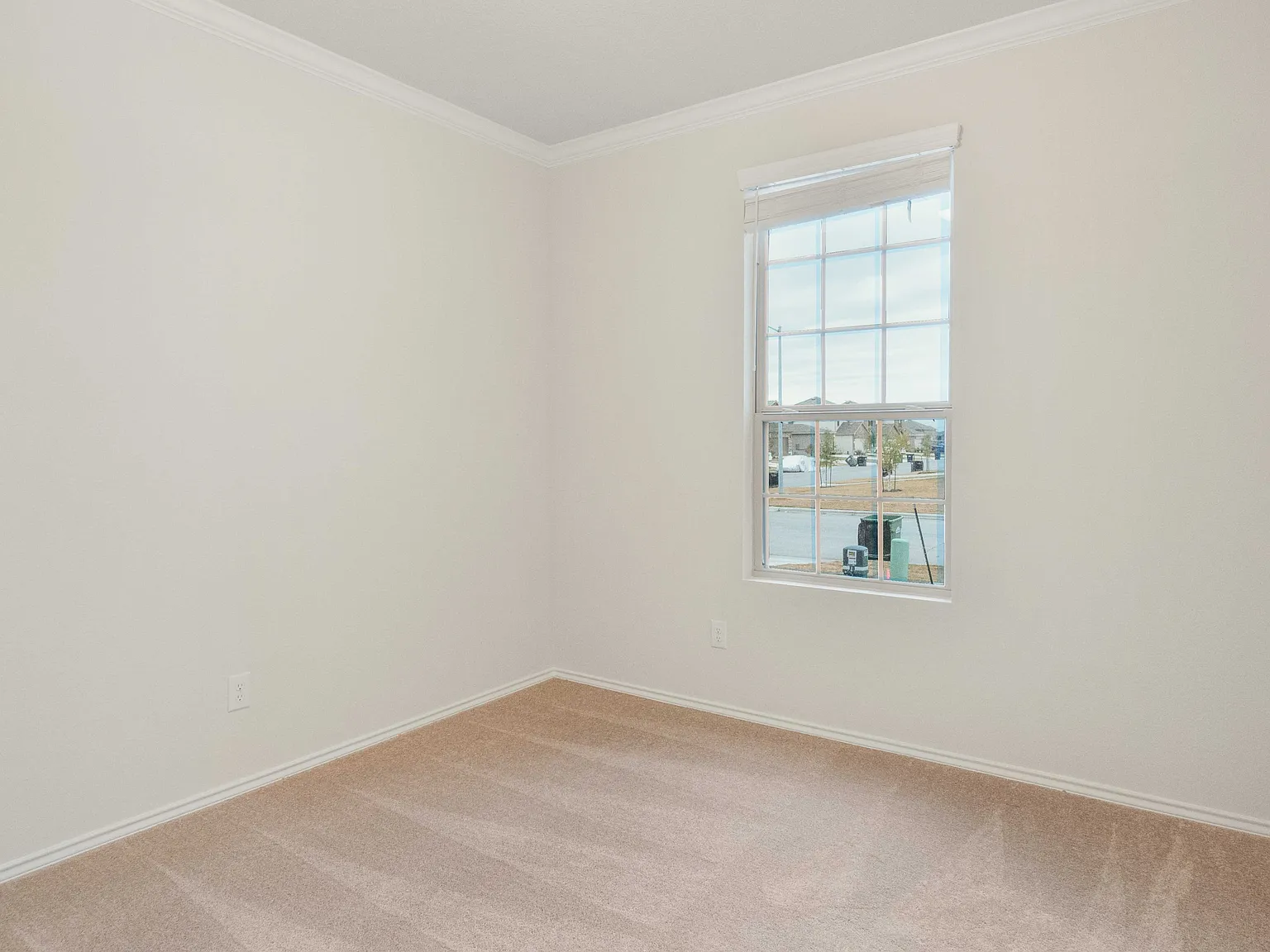 3 bed, 1650 sqft, $1,695 — Photo 3