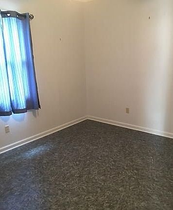 4th image of 5333 Oak Dr