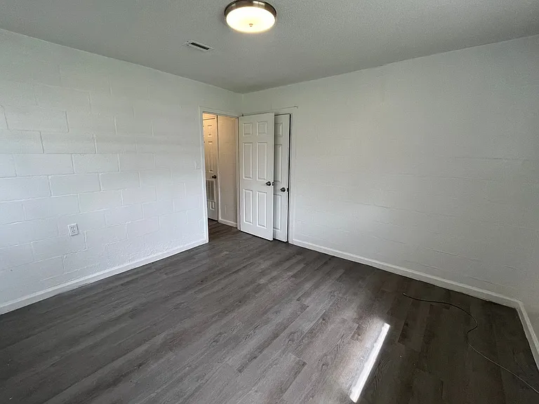 Horizon Circle Apartments — Photo 17