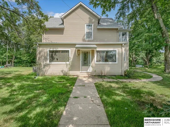 510 1st St, Yutan, NE 68073